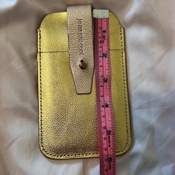 Je Ne Sais Quoi Metallic Leather Phone / ID / Money Holder - Picture 3 of 6